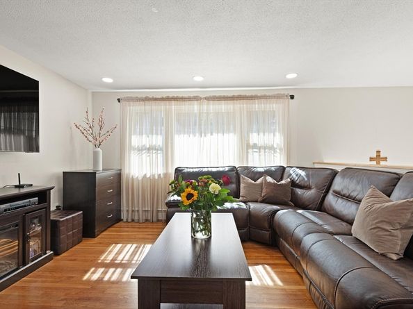 39 Bethany Rd, Framingham MA 01702
