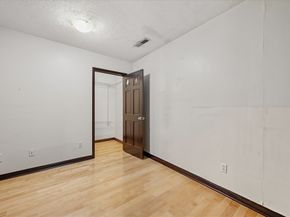 8 Wiget St 1, Boston MA 02113