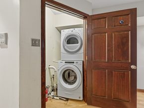 8 Wiget St 1, Boston MA 02113