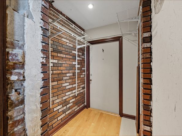 8 Wiget St 1, Boston MA 02113