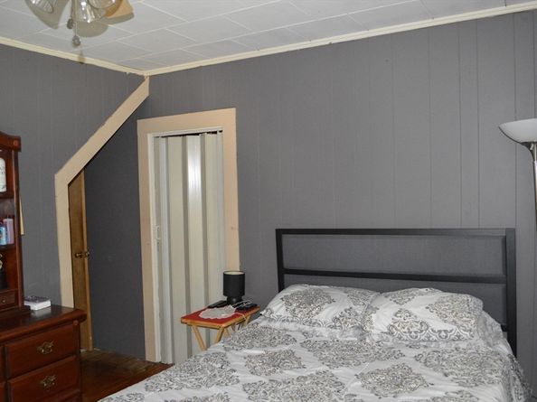 21R Wareham St, Middleboro MA 02346
