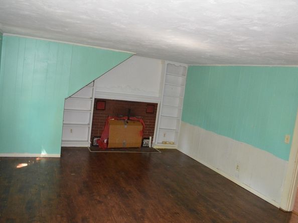 21R Wareham St, Middleboro MA 02346