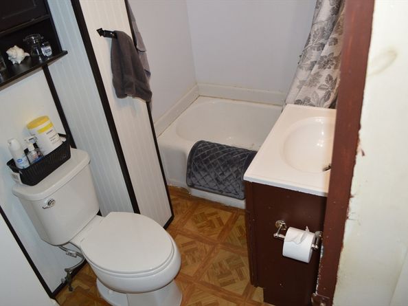 21R Wareham St, Middleboro MA 02346