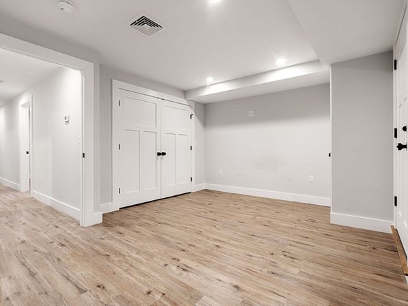 4 Crossman St 4, Boston MA 02126
