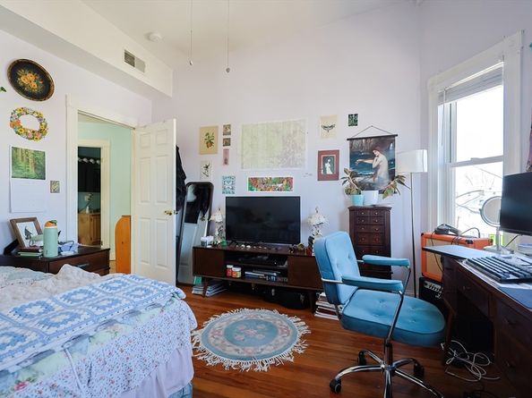 35 Adamson St, Boston MA 02134