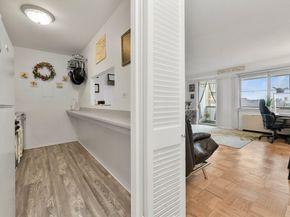 6 Whittier Pl 8P, Boston MA 02114