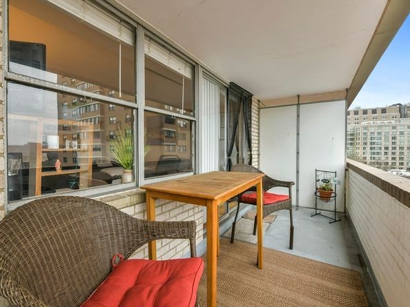 6 Whittier Pl 8P, Boston MA 02114