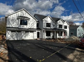 7 Lewis Court