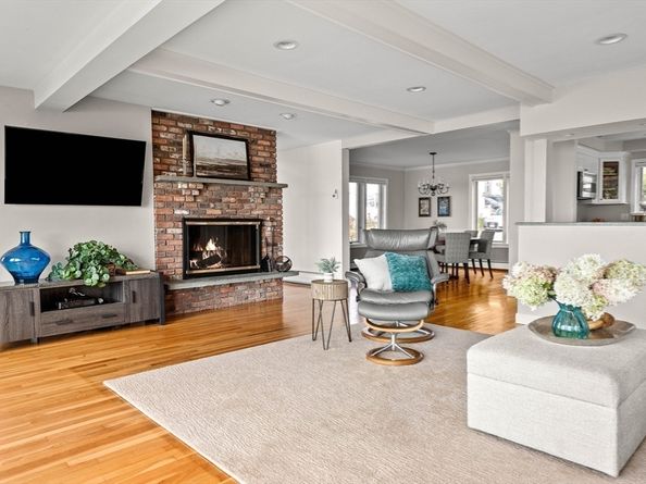 183 Bass Point Rd, Nahant MA 01908
