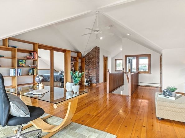 183 Bass Point Rd, Nahant MA 01908