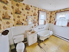 27 Nicks Rock Rd, Plymouth MA 02360