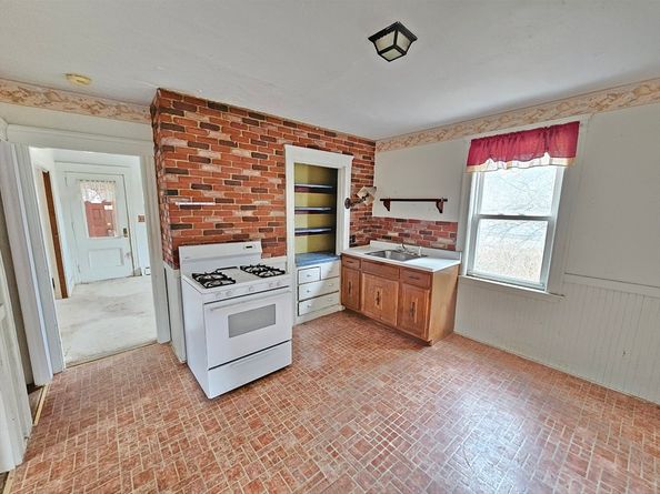 27 Nicks Rock Rd, Plymouth MA 02360