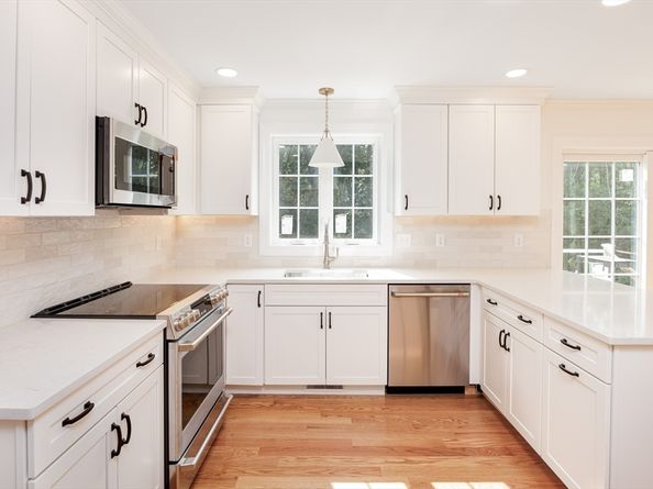 100 King St, Groveland MA 01834