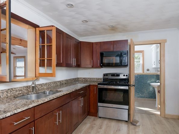 19 Black Point Rd, Webster MA 01570