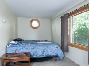 19 Black Point Rd, Webster MA 01570