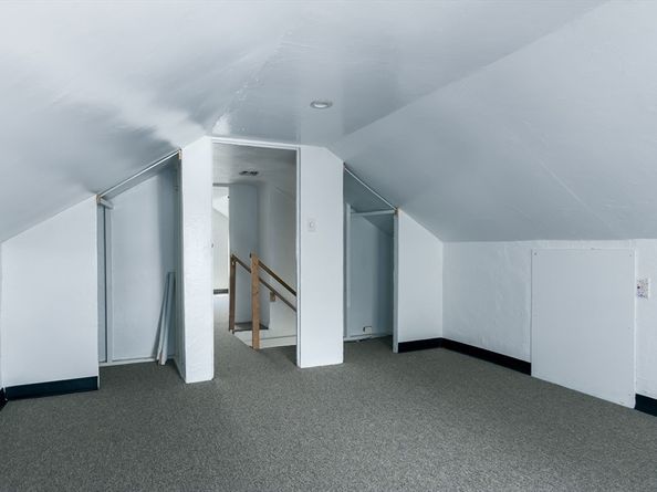 19 Black Point Rd, Webster MA 01570