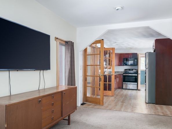 19 Black Point Rd, Webster MA 01570