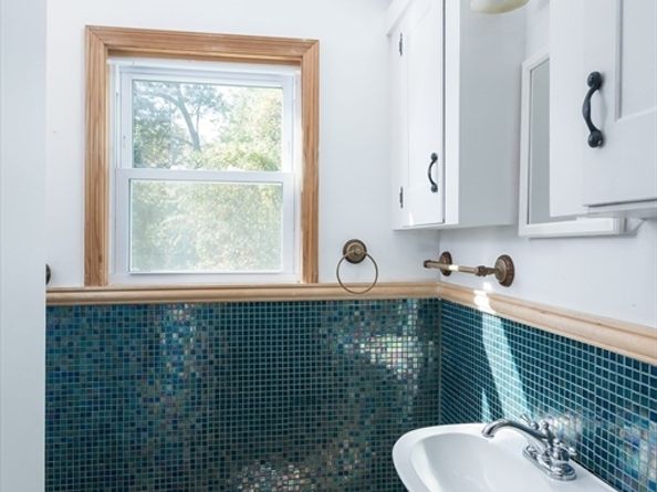 19 Black Point Rd, Webster MA 01570