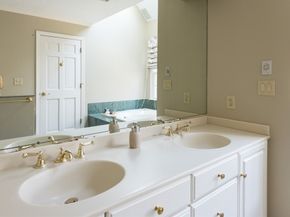 80 Brierbrook, Milton MA 02186