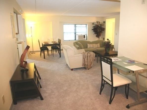 108 Peterborough St 4F, Boston MA 02215
