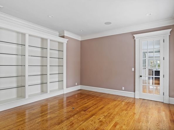 23 Burroughs Road, Lexington MA 02420