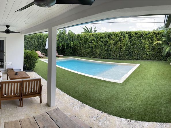 8921 SW 48th St, Miami FL 33165