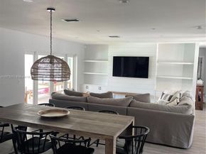 8921 SW 48th St, Miami FL 33165