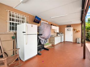 560 NW 57th Ct, Miami FL 33126