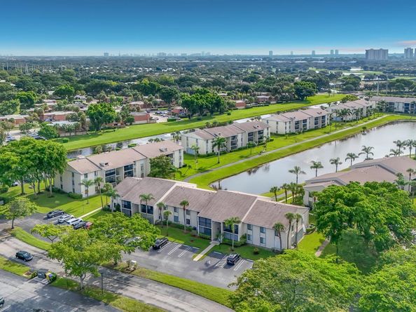 1104 Green Pine E1, West Palm Beach FL 33409