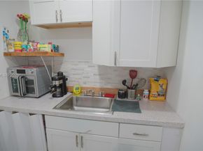 1720 NW 124th Ter, Miami FL 33167