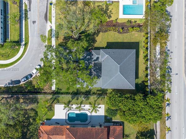 7285 SW 72nd Ter, Miami FL 33143