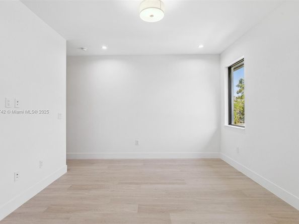 7285 SW 72nd Ter, Miami FL 33143