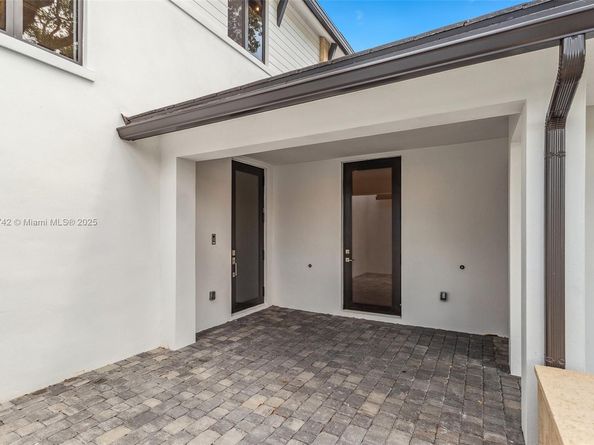 7285 SW 72nd Ter, Miami FL 33143