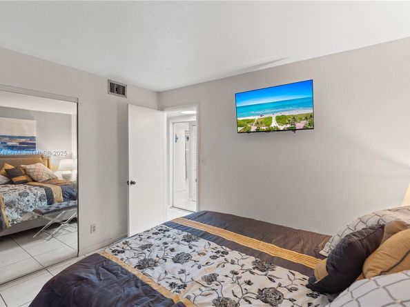 8150 W Mcnab Rd 104, Tamarac FL 33321
