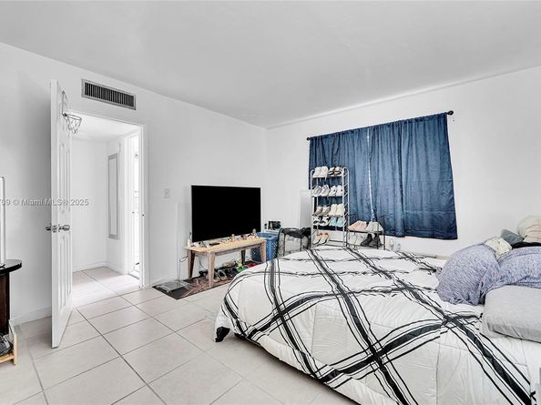 1851 NE 168th St A8, North Miami Beach FL 33162