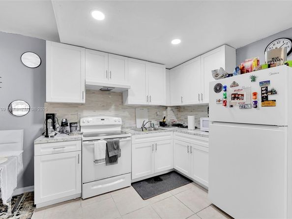 1851 NE 168th St A8, North Miami Beach FL 33162
