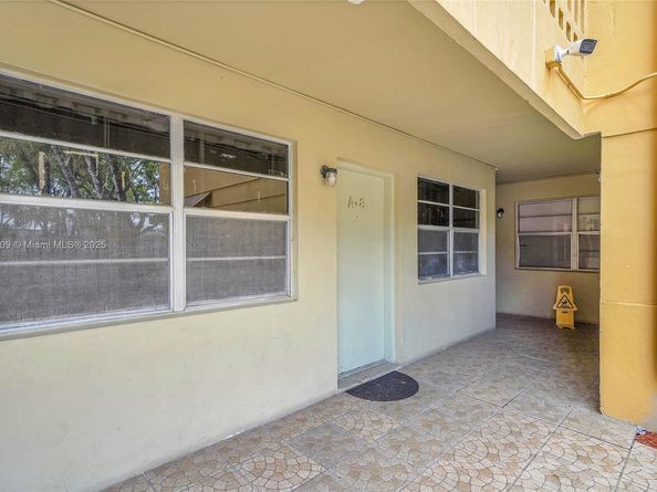 1851 NE 168th St A8, North Miami Beach FL 33162