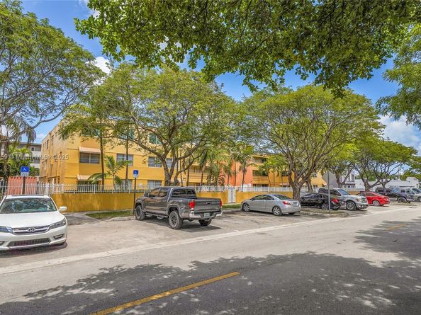 1851 NE 168th St A8, North Miami Beach FL 33162