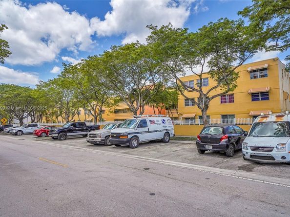 1851 NE 168th St A8, North Miami Beach FL 33162