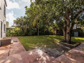 2152 SW 10th St, Miami FL 33135