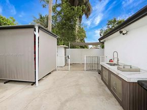 990 SW 9th Ct, Florida City FL 33034