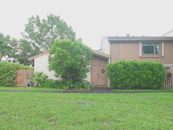 11491 SW 109th Rd 15A, Miami FL 33176