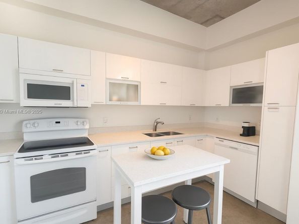 133 NE 2nd Ave 1710, Miami FL 33132