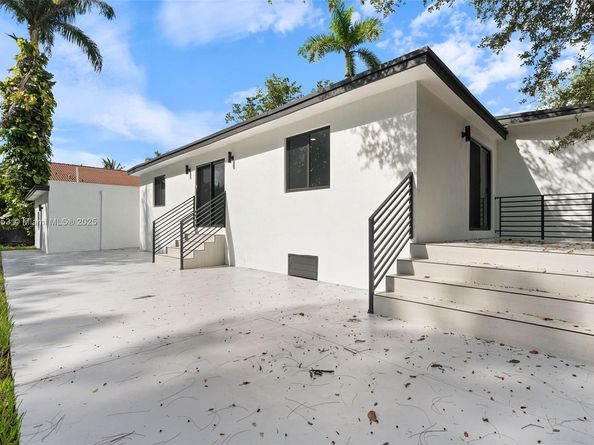 4800 SW 61st Ave, Davie FL 33314