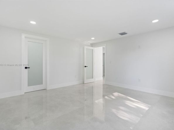4800 SW 61st Ave, Davie FL 33314
