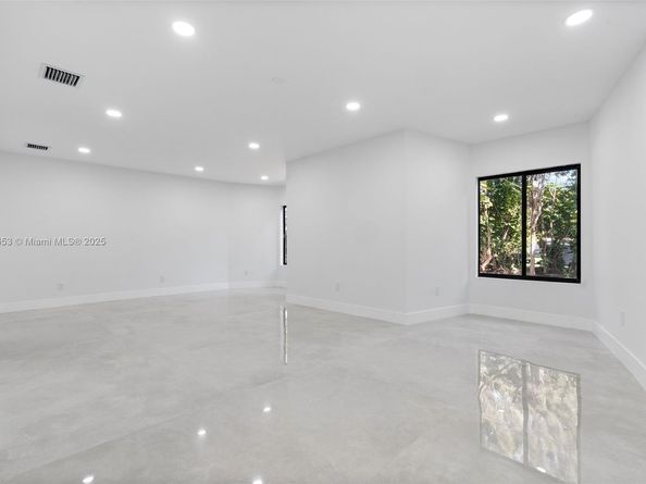 4800 SW 61st Ave, Davie FL 33314