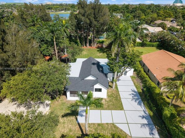 4800 SW 61st Ave, Davie FL 33314