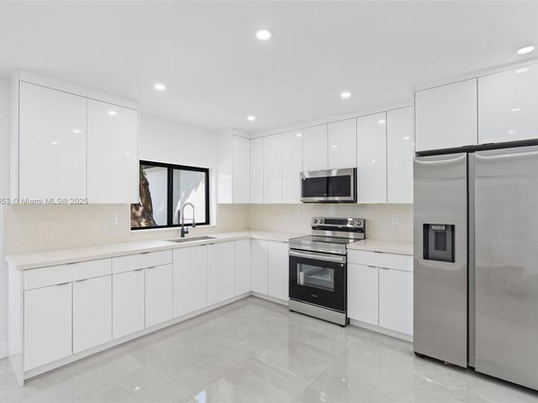 4800 SW 61st Ave, Davie FL 33314
