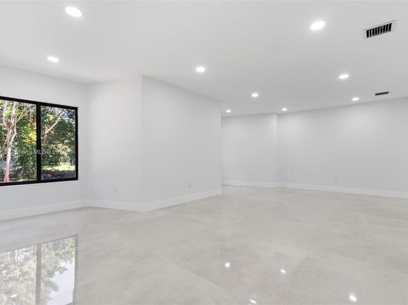 4800 SW 61st Ave, Davie FL 33314