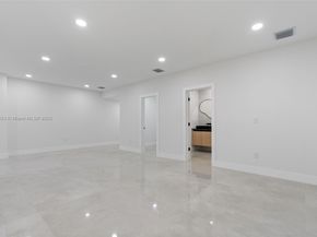 4800 SW 61st Ave, Davie FL 33314